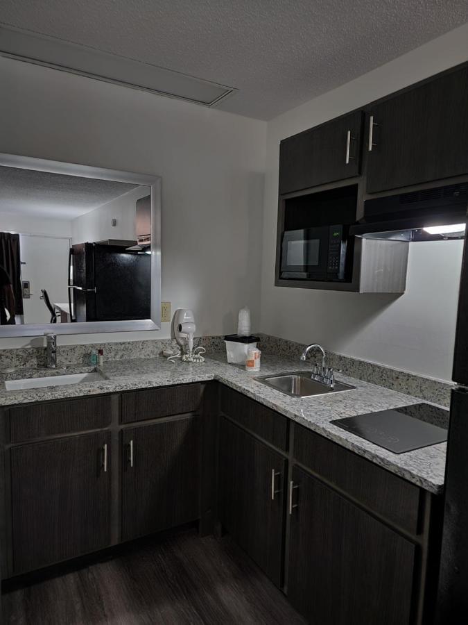 Suburban Studios קוקוויל מראה חיצוני תמונה